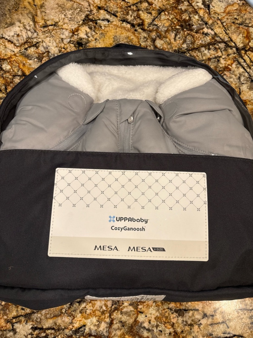UPPAbaby CozyGanoosh Footmuff in Gray and Black for Kids